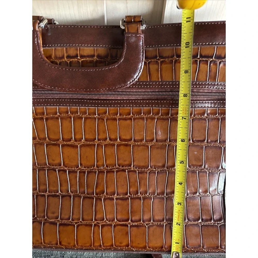 Vtg MARC CHANTEL EMBOSSED Crocodile Brown Leather Briefcase RARE Zip‎ Closure